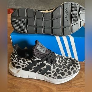 NIB Adidas Swift Run womens size 7
